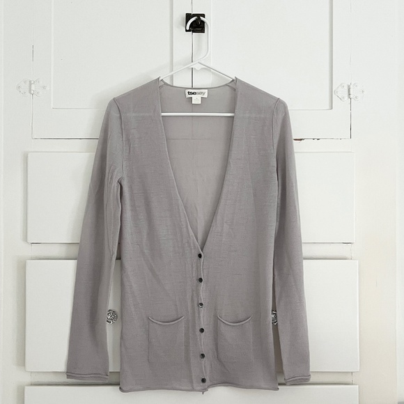 Tsesay 100% Wool Lightweight Button Front Cardigan Pocket Sweater Size Medium - Picture 1 of 6